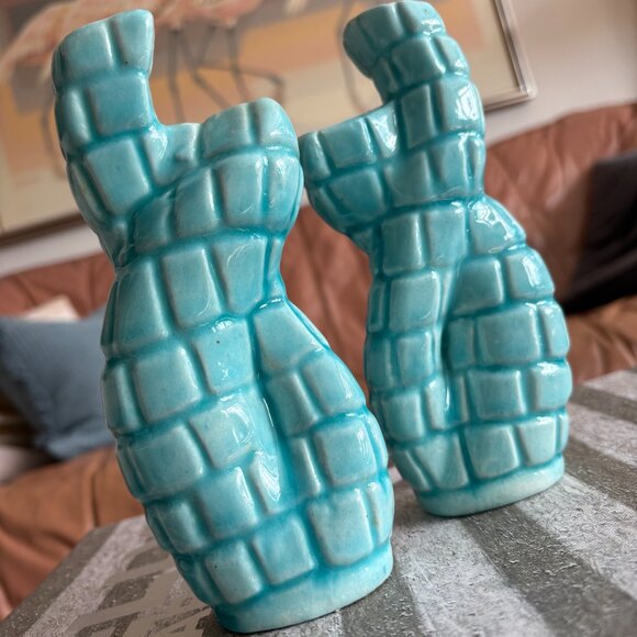 Vintage Pair of Turquoise Glazed Coral Vases - Picture 3 of 9